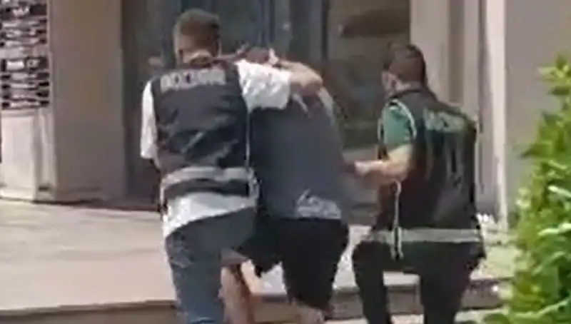 Sahte Dövizle Alışveriş Yapan Turist Sınır Dışı Edildi: İşte Olayın Detayları