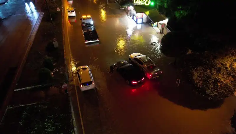 Adana'da Nisan Ayında Şiddetli Sağanak Yağışlar Hayatı Olumsuz Etkiledi
