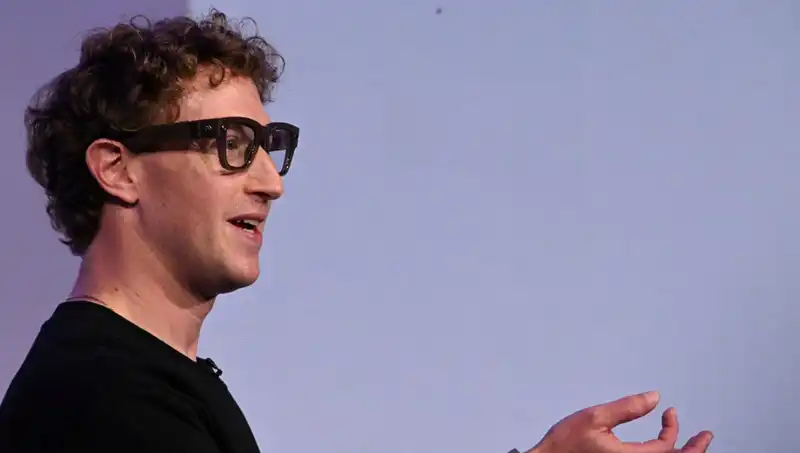 Yapay Zeka Destekli Yeni Gözlükler: Zuckerberg'den Devrim Niteliğinde Tanıtım!