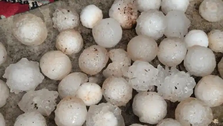 Şanlıurfa'da Kar Topu Büyüklüğünde Dolu, Şehri Kırmızıya Boyadı
