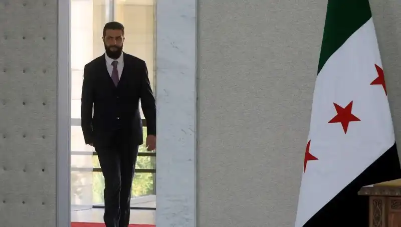 Fransa, Suriye'nin Yeniden İmarı İçin Destek Sunmaya Hazırlanıyor