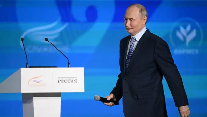 Rusya'da "Yabancı Ajan" Yasası: Putin'in Yeni Adımı Neleri Değiştirecek?