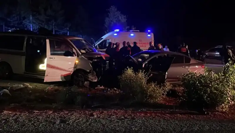 Ters Yön Faciası: Kafa Kafaya Çarpışma Sonucu Can Kayıpları!