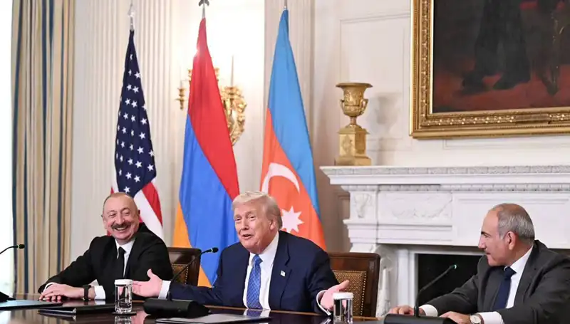 Aliyev'den Ermenistan'a Anayasa Çağrısı: Zaman Kaybetmenin Önemi