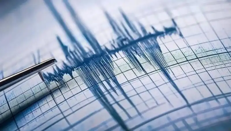 Antalya'da Artçı Şoklar: 3,8 Büyüklüğünde Deprem Korkuttu