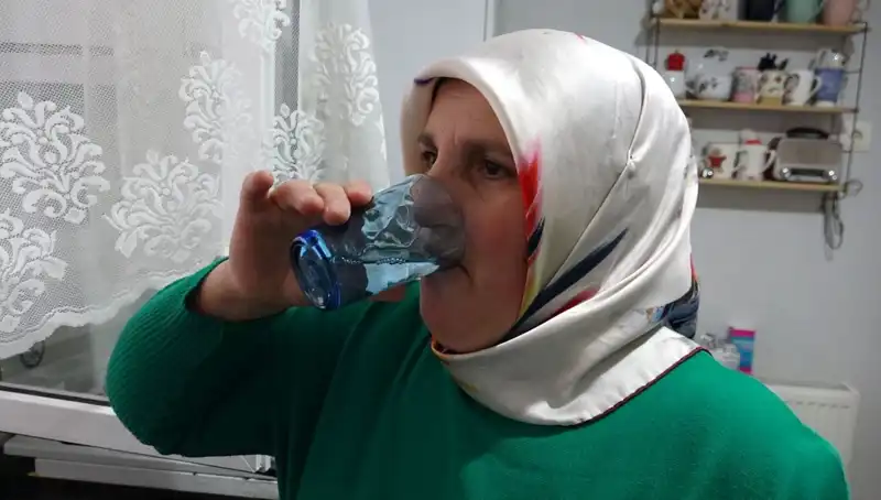 30 Yıldır Nisan Yağmurunu Şifa için İçen Kadın: "Kayınvalidemden Öğrendim"