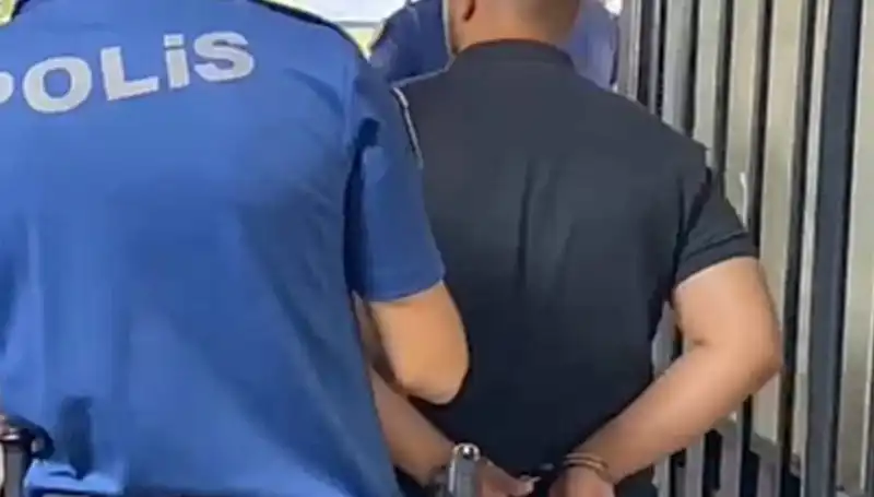 İzmir'de Polise Saldıran Şahsın Tutuklanması Şehirdeki Güvenlik Endişelerini Giderdi
