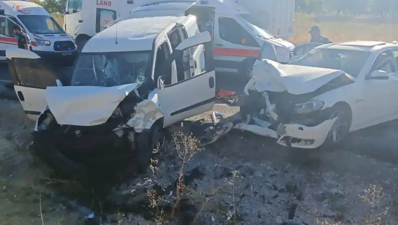 Nevşehir'de Feci Trafik Kazası: 14 Yaralı ve Hayati Tehlike