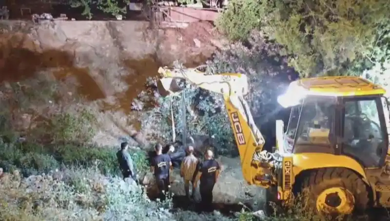 Hatay'da İnek Kurtarma Operasyonu: Hayvanseverler Bir Araya Geldi