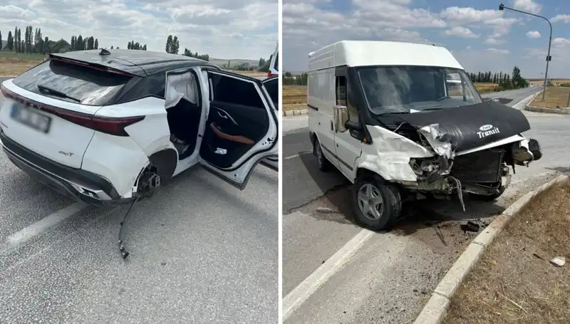 Çorum’da Şiddetli Çarpışma: İki Araç Kafa Kafaya Çarpıştı!