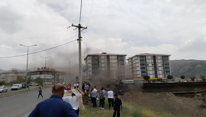 Bitlis'te Doğalgaz Hattında Patlama: Acil Durum Ekipleri Olay Yerinde