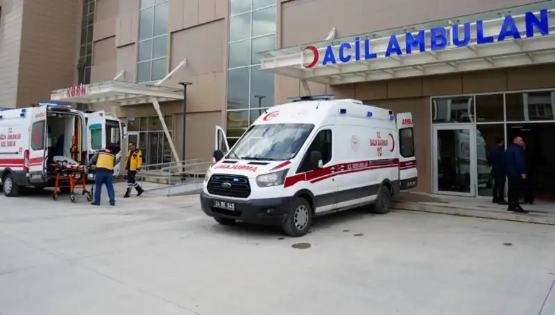 Erzincan'da Korkunç Trafik Kazası: Hayatını Kaybeden ve Yaralananlar Var