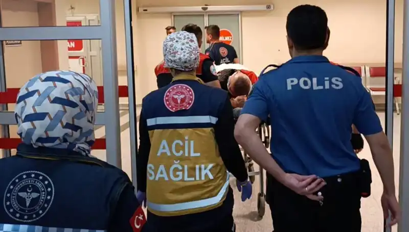 Polis Ekipleri Kaza Geçirdi: İki Yaralı, Olay Anı Korku Dolu Anlara Sahne Oldu!
