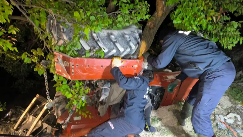 Kontrolden Çıkan Traktör Feci Bir Kazaya Neden Oldu