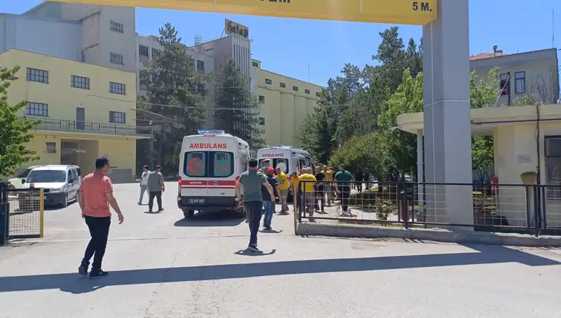 Çorum'daki Un Fabrikasında Korkunç Patlama: 10 Yaralı, 1'i Ağır