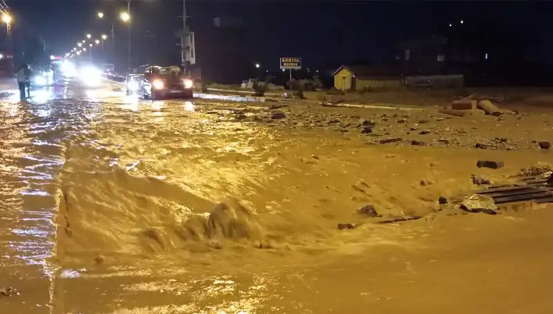 Konya ve Ankara'da Sel Felaketi: Hayatı Olumsuz Etkileyen Doğa Olayı