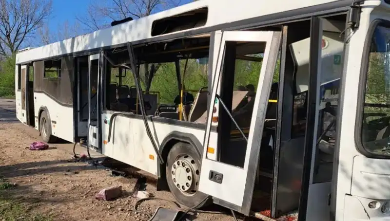 Rusya'nın Saldırısında İşçileri Taşıyan Otobüshemen Hedef Oldu: 9 Ölü, Onlarca Yaralı