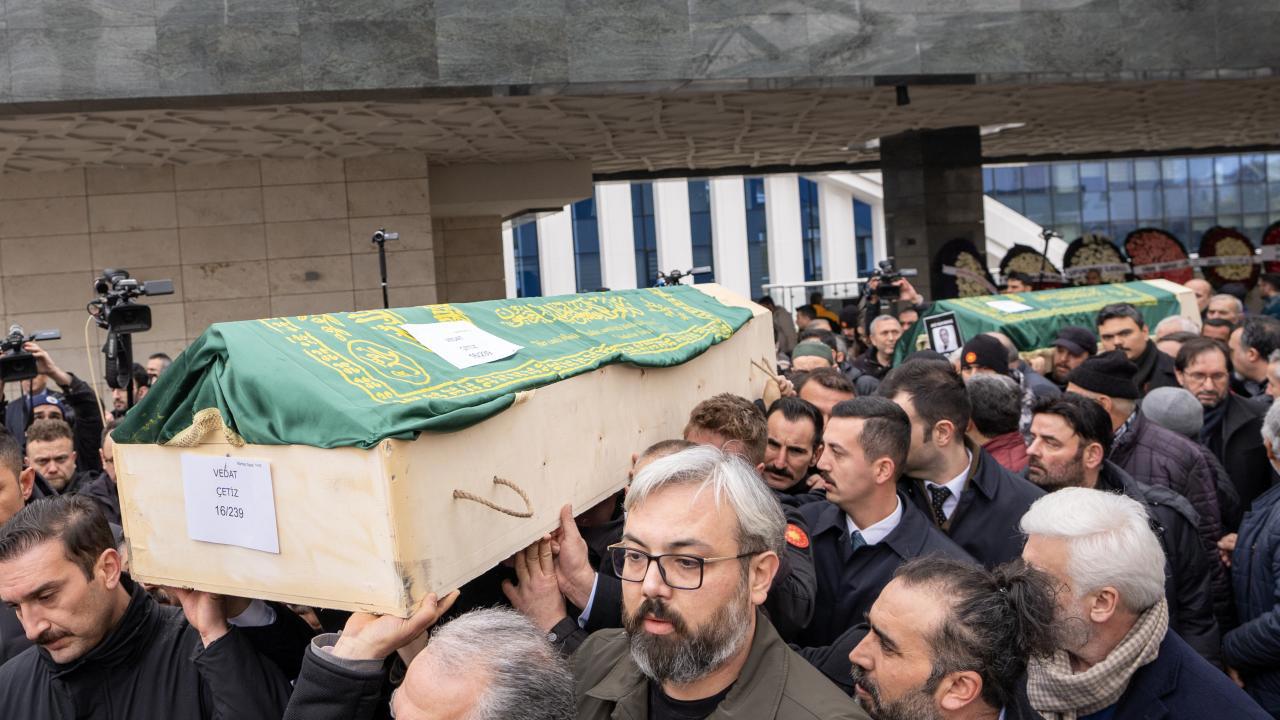 Bolu'da Yaşanan Faciada Hayatını Kaybedenler Son Yolculuklarına Uğurlanıyor