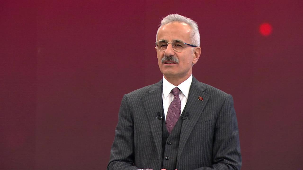 Bakan Uraloğlu: Sosyal Medyaya Düzenleme Çalışmaları 2021'de Tamamlanacak