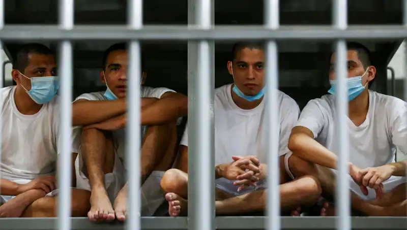 El Salvador’dan Venezuela’ya Siyasi Tutuklu Teklifi: Dünyanın Gözü Bu Sırada