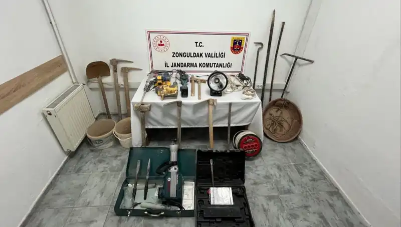 Çaycuma'da Kaçak Kazı Yapan 5 Kişiye Suçüstü: Olayın Ayrıntıları