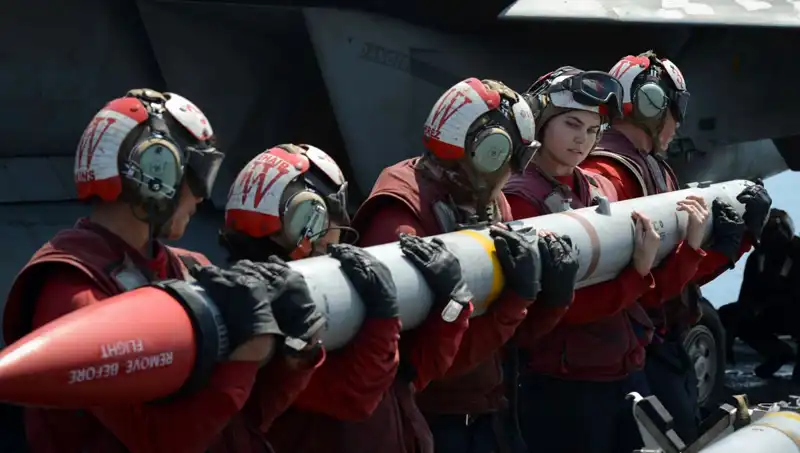 Amerikan Füzeleri Suudi Arabistan'a Seyahat Ediyor: Askeri Güç ve Stratejik Önemi