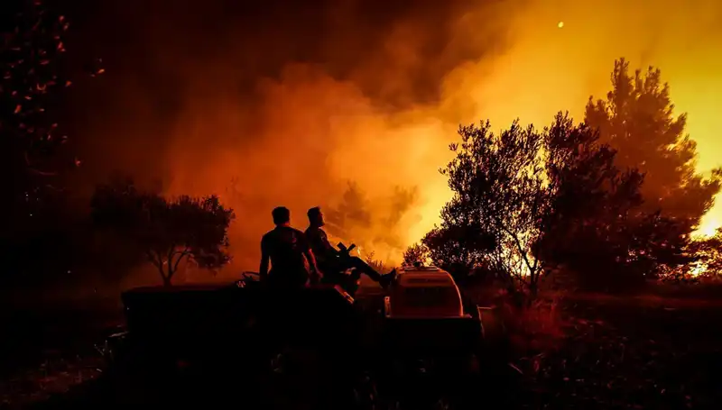 Çanakkale'deki Orman Yangını Korkutucu Hızla Yayılıyor: 785 Kişi Tahliye Edildi