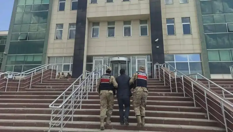 Hapis Cezasıyla Aranan Şüpheli, Gizlendiği Yerden Ele Geçirildi!