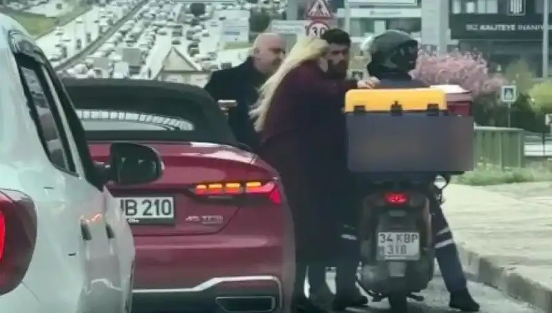 D-100'de Neler Oldu? Motokuryeye Silah Çeken Yüzleşme