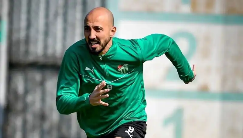 Milli Futbolcunun Yeni Macerası: Kariyerine 2. Lig'de Devam Ediyor