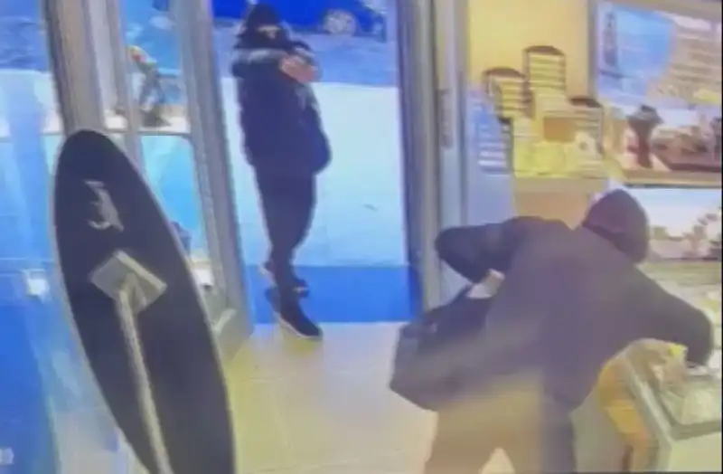 Ümraniye'de Maskeli Soygun Girişimi: Gerilim Dolu Anlar Yaşandı