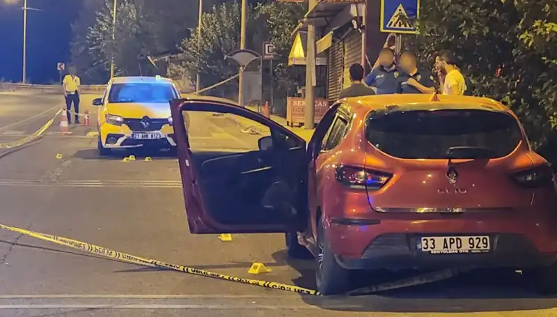 Otomobil Çatışmasında Kurşun Yağmuru: 2 Ölü, 5 Yaralı!