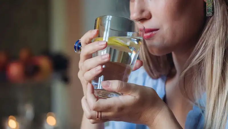 Aç Karnına 1 Litre Su İçmenin Bilimsel Faydaları Nedir?